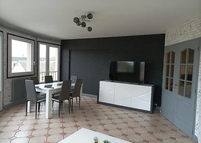 Joli Appartement Type 5 En Centre Ville